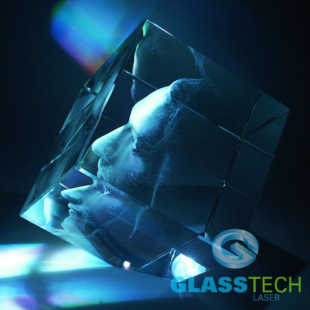 3D portét Ježíše ve skleněné krychli 100 mm 