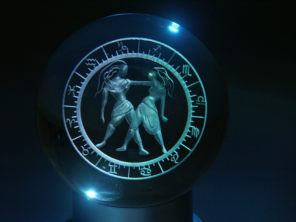 Měsíční znamení - kostka 60x60 se sraženým rohem