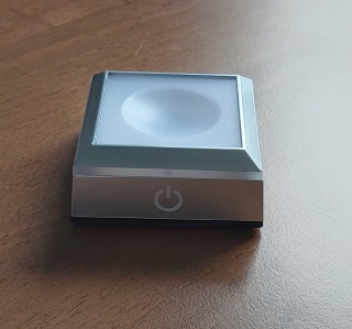 LED stojánek na skleněné koule a kvádr stříbrný